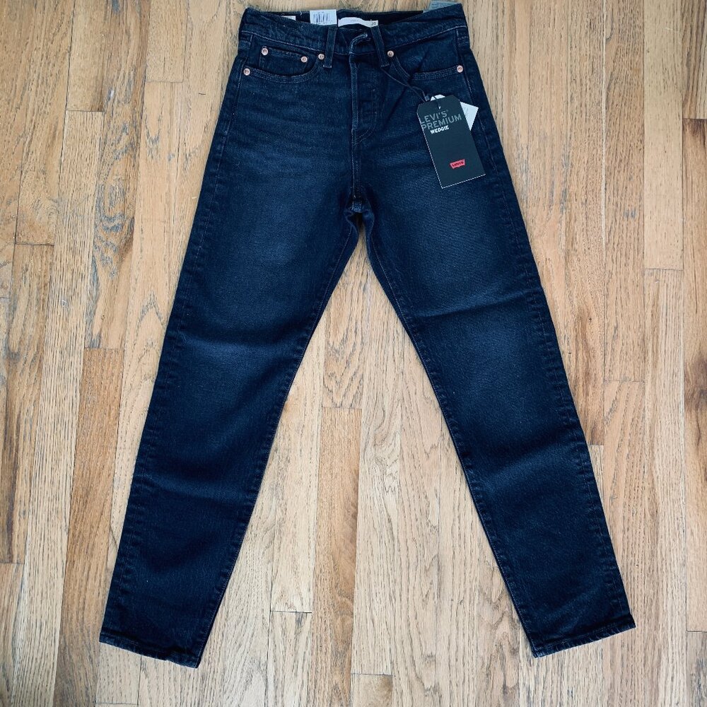 NWT 25 Levis Premium Black Jeans